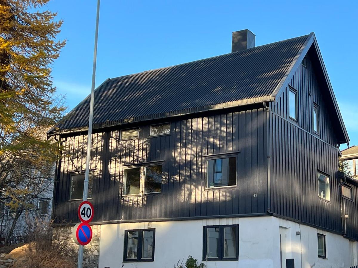 Urban And Stylish Apartment In City Centre Tromsø Buitenkant foto